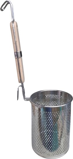 מסננת נירוסטה עם ידית עץ מבית Davmi - גודל 12 ס''מ