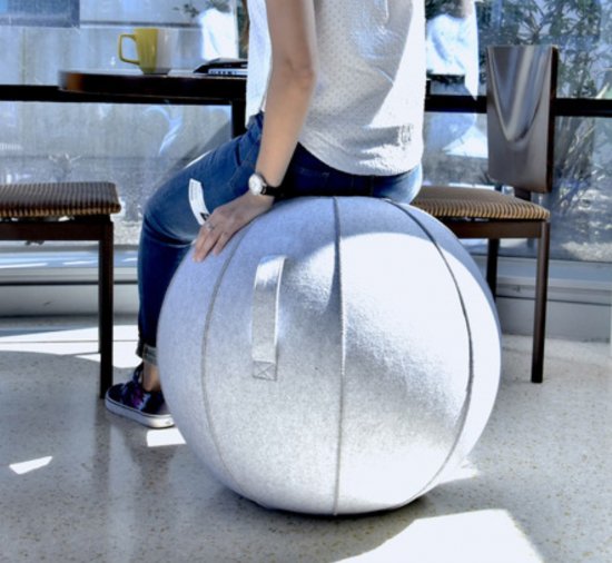 כדור פיזיו ארגונומי מרופד בקוטר 65 ס''מ