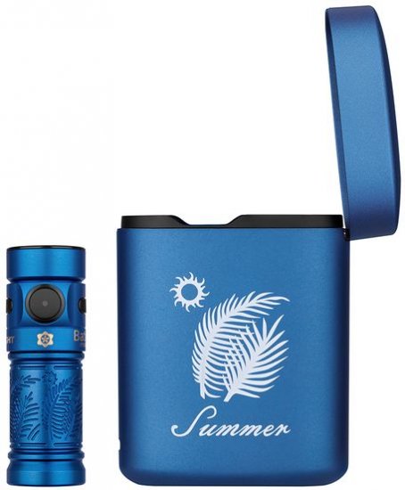 פנס Olight Baton 3 Premium עם מטען אלחוטי נייד מהדורת קיץ