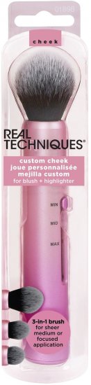 מברשת מתכווננת ללחיים מבית Real Techniques