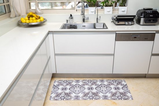 שטיח פיויסי 6 מ"מ - אריחים גדול שחור לבן  (51/99 ס"מ)