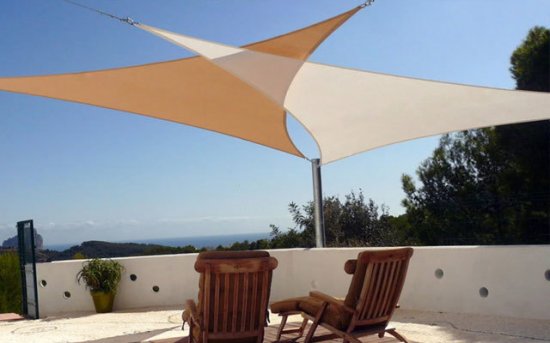 רשת צל משולשת 4X4X4 כולל טבעות Playa - צבע קרם