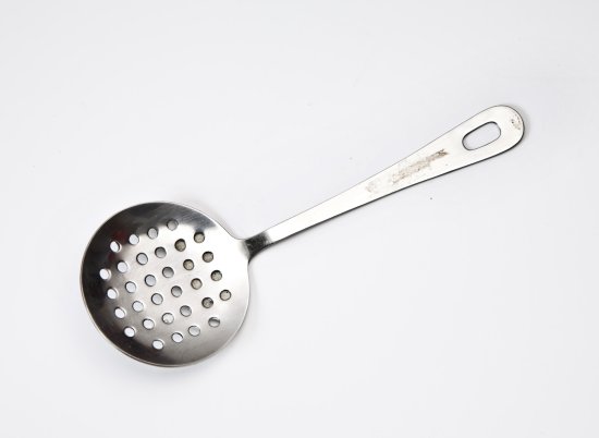 כף הגשה מחוררת ידית קצרה מנירוסטה Arcosteel - בגודל 15 ס''מ