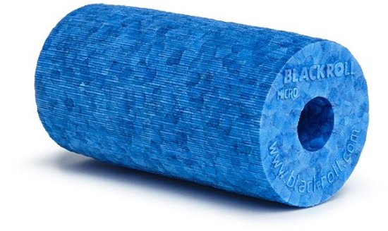 רולר עיסוי קטן במיוחד דגם Micro מבית BLACKROLL - צבע תכלת